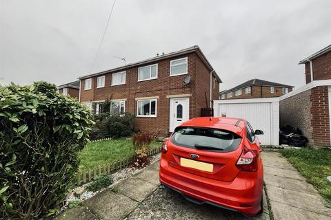 3 bedroom semi-detached house for sale, Coniston Avenue, Huddersfield HD5