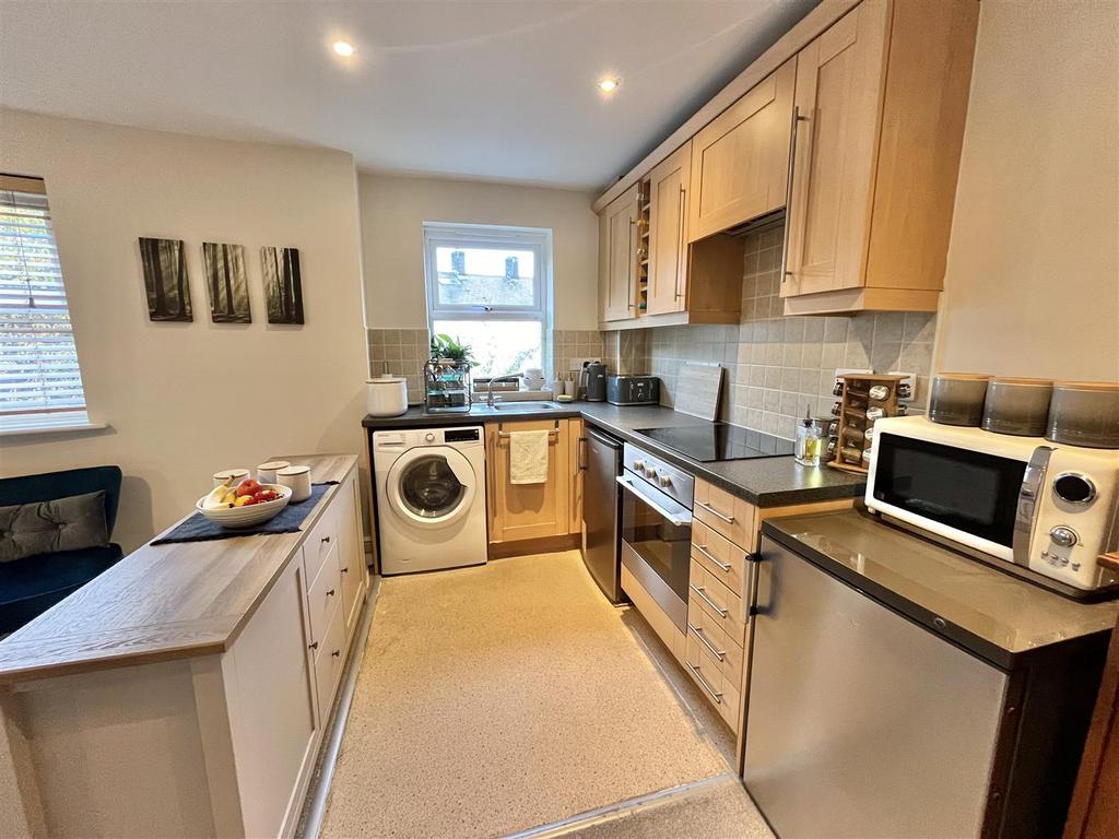 Open Plan Lounge & Kitchen
