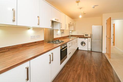 2 bedroom flat to rent, Cairns Avenue, London SW16