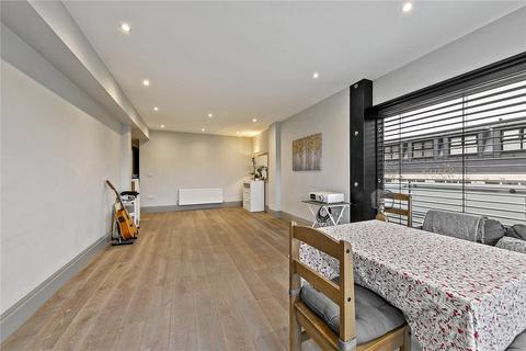 2 bedroom apartment to rent, Victoria Villas, Richmond, TW9