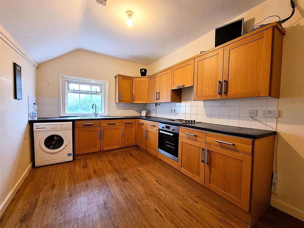 Cashmoor Inn - Flat Kitchen.jpg