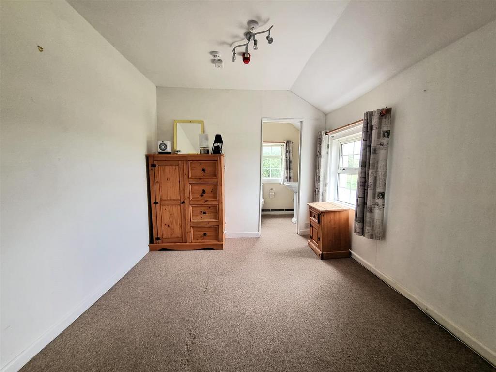 Cashmoor Inn - Bedroom3.jpg