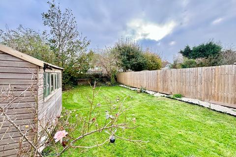 2 bedroom ground floor flat for sale, Wickham Avenue, Bexhill-on-Sea, TN39