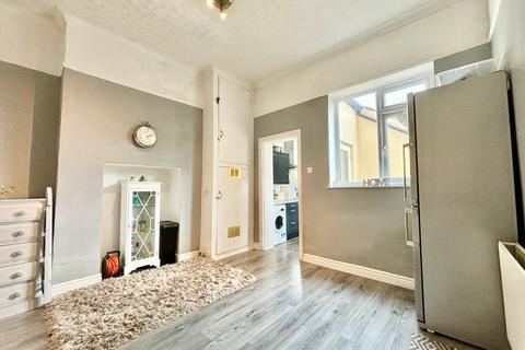 2 bedroom ground floor flat for sale, Wickham Avenue, Bexhill-on-Sea, TN39