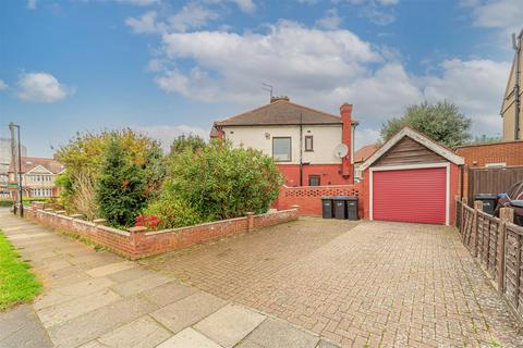 3 bedroom semi-detached house for sale, Riversfield Road, Enfield