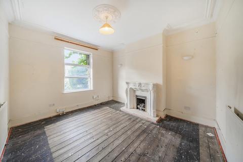 3 bedroom end of terrace house for sale, New Street, Pudsey, West Yorkshire, LS28