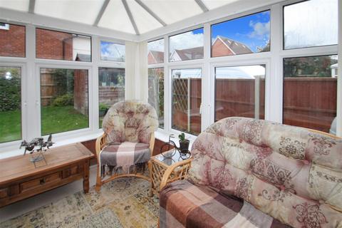 3 bedroom detached house for sale, Hever Close, Thrapston NN14