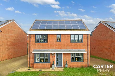 24 Lapwin Close, East Tilbury, Tilbury, RM18 8FH