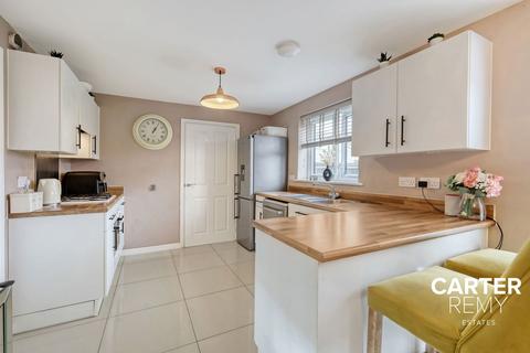 24 Lapwin Close, East Tilbury, Tilbury, RM18 8FH