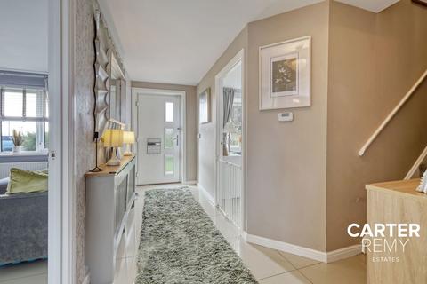24 Lapwin Close, East Tilbury, Tilbury, RM18 8FH