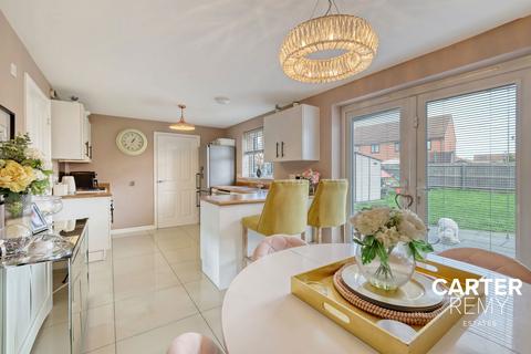 24 Lapwin Close, East Tilbury, Tilbury, RM18 8FH