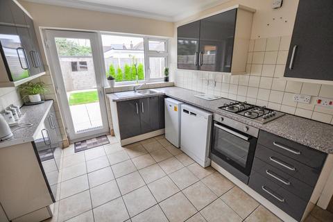 4 bedroom chalet for sale, Hayes Close, Wimborne, BH21