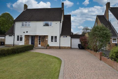 3 bedroom semi-detached house to rent, Hillcrest Road, Orpington BR6