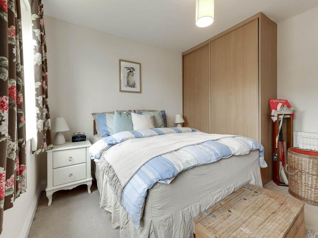 Bedroom 1 (2)