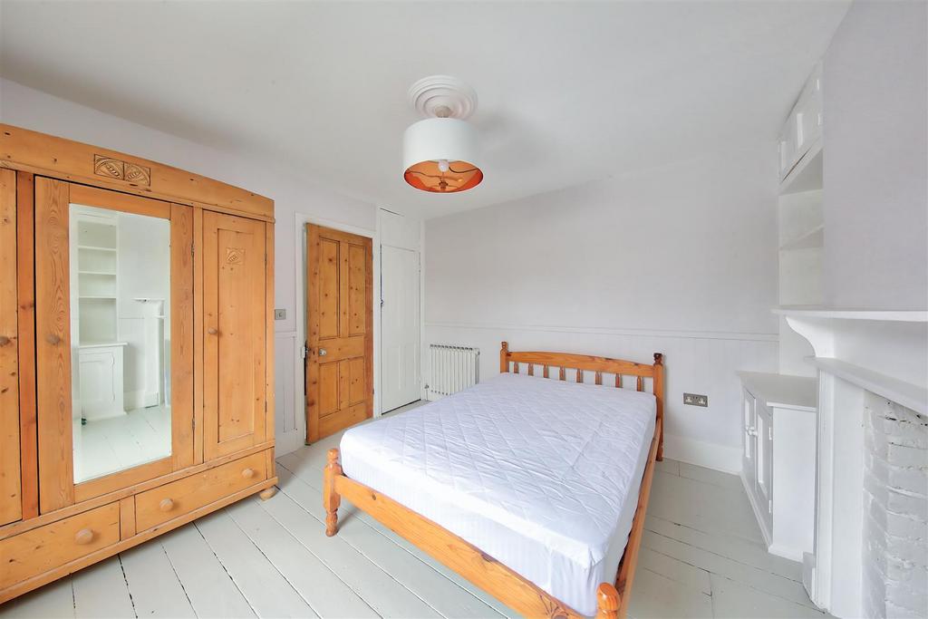 280a earlsfield road bed2.jpg