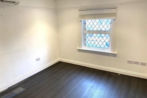 Serviced office to rent, High Road, Loughton