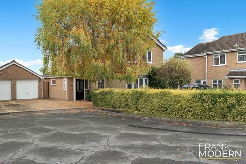 4 bedroom detached house for sale, Elm Close, Stilton, PE7