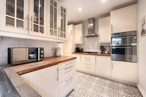 2 bedroom maisonette for sale, Pine Road, Willesden Green, London, NW2