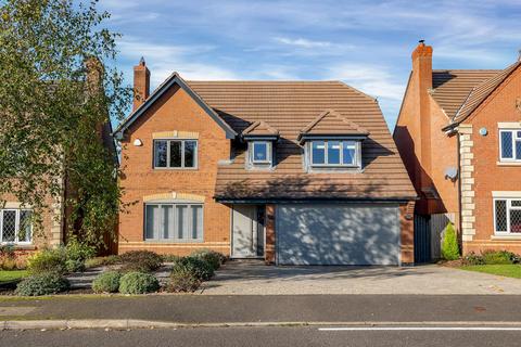 4 bedroom detached house for sale, Alsthorpe Road, Oakham