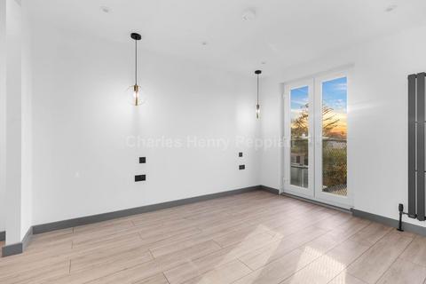 42 Sunset Avenue, London, E4 7LW