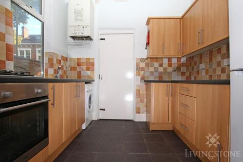 5 bedroom terraced house to rent, Leicester LE2