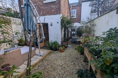 4 bedroom terraced house for sale, Stanhope Road North, Darlington