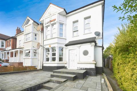 2 bedroom flat to rent, Vivian Avenue, Hendon