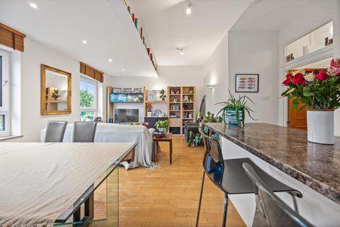 1 bedroom flat for sale, Woodchurch Road, South Hampstead NW6