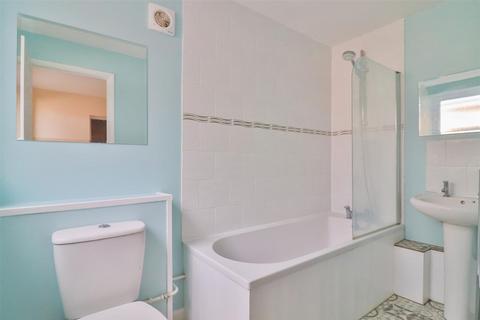 3 New Cut, Hadleigh, Ipswich, IP7 5DA