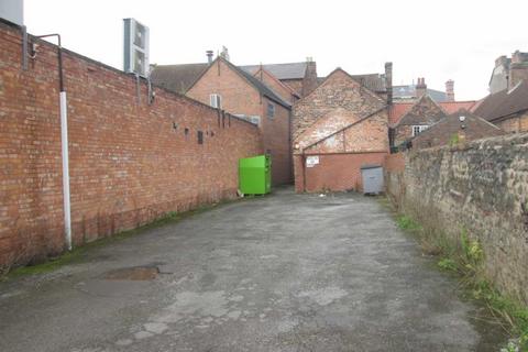 Retail property (high street) to rent, High Street, Northallerton