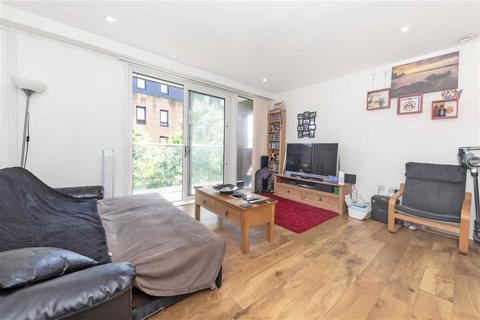 1 bedroom flat for sale, Dowding Drive, London SE9