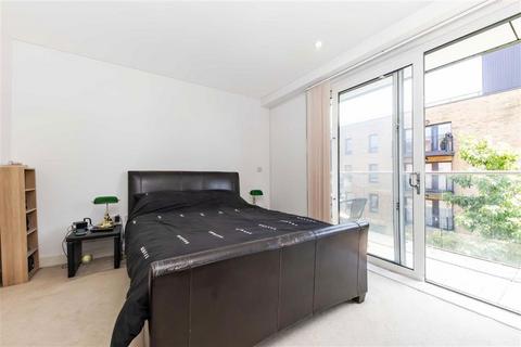 1 bedroom flat for sale, Dowding Drive, London SE9