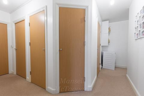 2 bedroom flat for sale, Commonwealth Drive, Crawley RH10