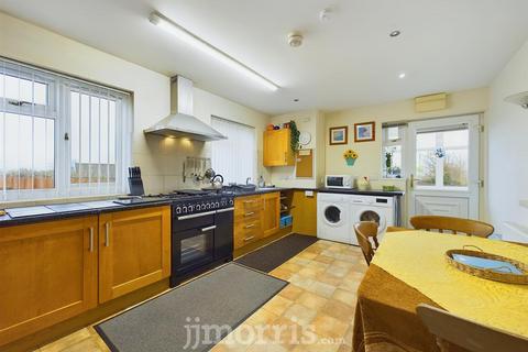 3 bedroom detached bungalow for sale, School Road, Templeton, Narberth