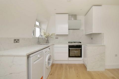 1 bedroom flat to rent, Garratt Lane, London SW18