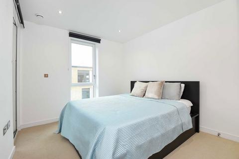 2 bedroom flat to rent, Eltringham Street, London SW18