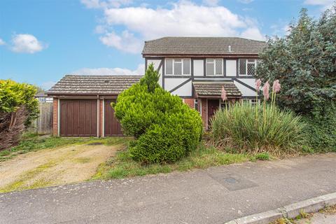 4 bedroom detached house for sale, Hazelwood Road, Melksham