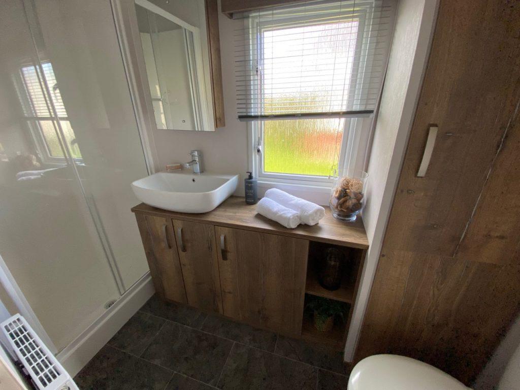 Carnaby Oakdale 37ft X 12ft 2 Bed 2023 (11).jpg