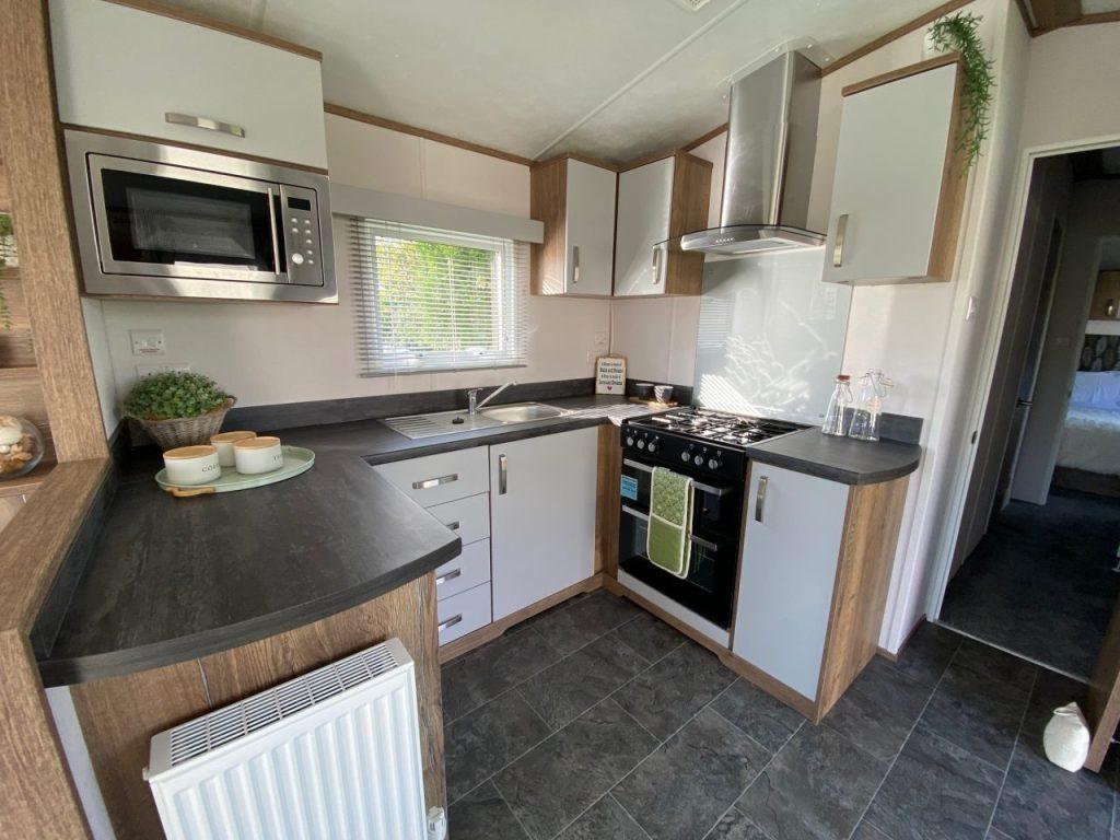 Carnaby Oakdale 37ft X 12ft 2 Bed 2023 (3).jpg