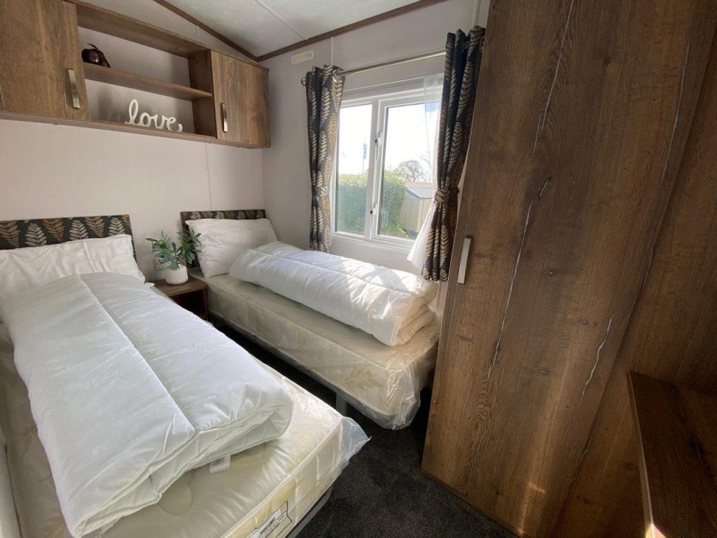 Carnaby Oakdale 37ft X 12ft 2 Bed 2023 (9).jpg
