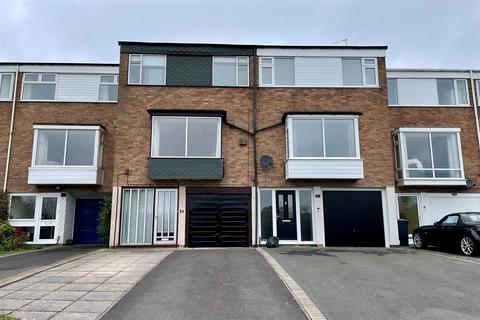 65 Blakedown Road, Halesowen, B63 4NG