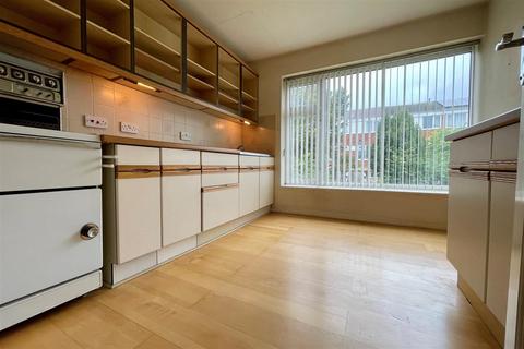 65 Blakedown Road, Halesowen, B63 4NG