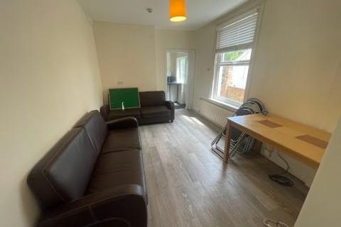 6 bedroom terraced house to rent, Beaufort Road, Bristol BS7