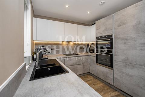 3 bedroom end of terrace house for sale, Rope Walk, Fresh Wharf, Barking, IG11