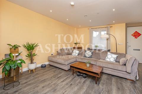 3 bedroom end of terrace house for sale, Rope Walk, Fresh Wharf, Barking, IG11