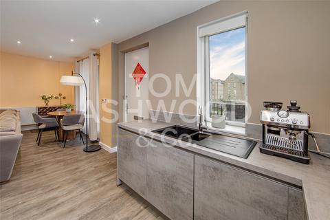 3 bedroom end of terrace house for sale, Rope Walk, Fresh Wharf, Barking, IG11