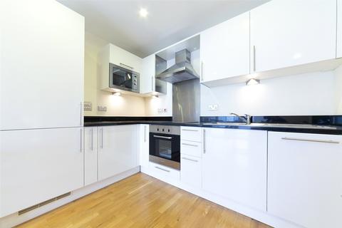 1 bedroom apartment to rent, Millharbour, London E14