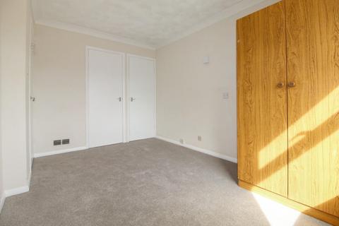 2 bedroom apartment to rent, South Street, Stanstead Abbotts