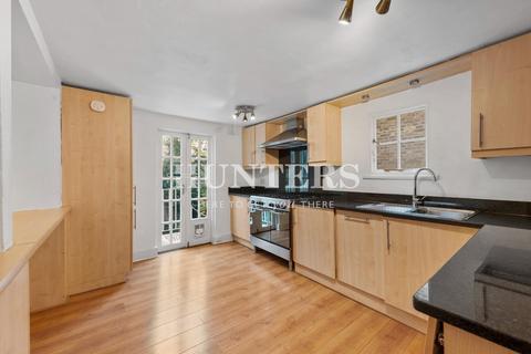 2 bedroom apartment to rent, Dumont Road, London, N16