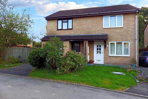 2 bedroom terraced house to rent, Lineacre Close, Swindon SN5